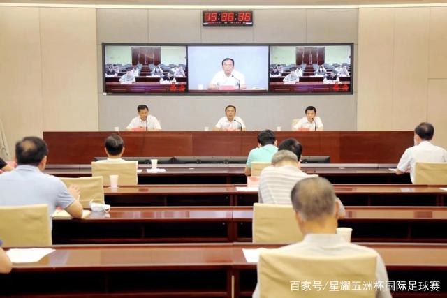龙赛罗喷梅西：每次看回放就越发怒火中烧，他跑去跟裁判诬告库库